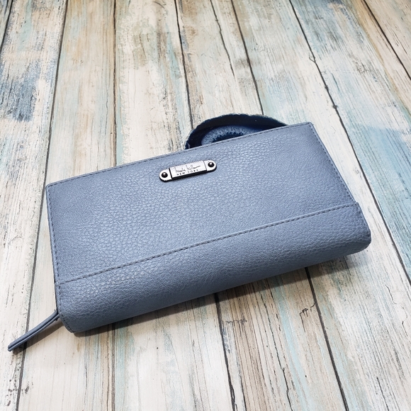 Nicole Miller wallet! - Picture 9 of 9